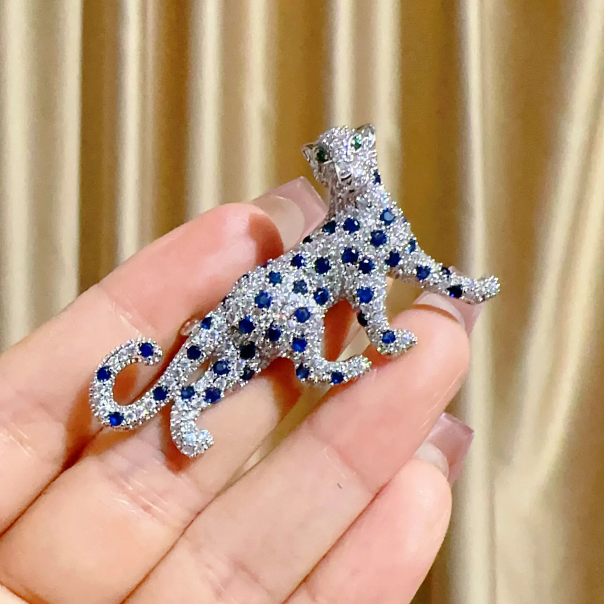 European Fashion Personality Animal Leopard Brooches for Men Retro Luxury Micro Zircon Corsage Coat Exquisite Accessories Pin