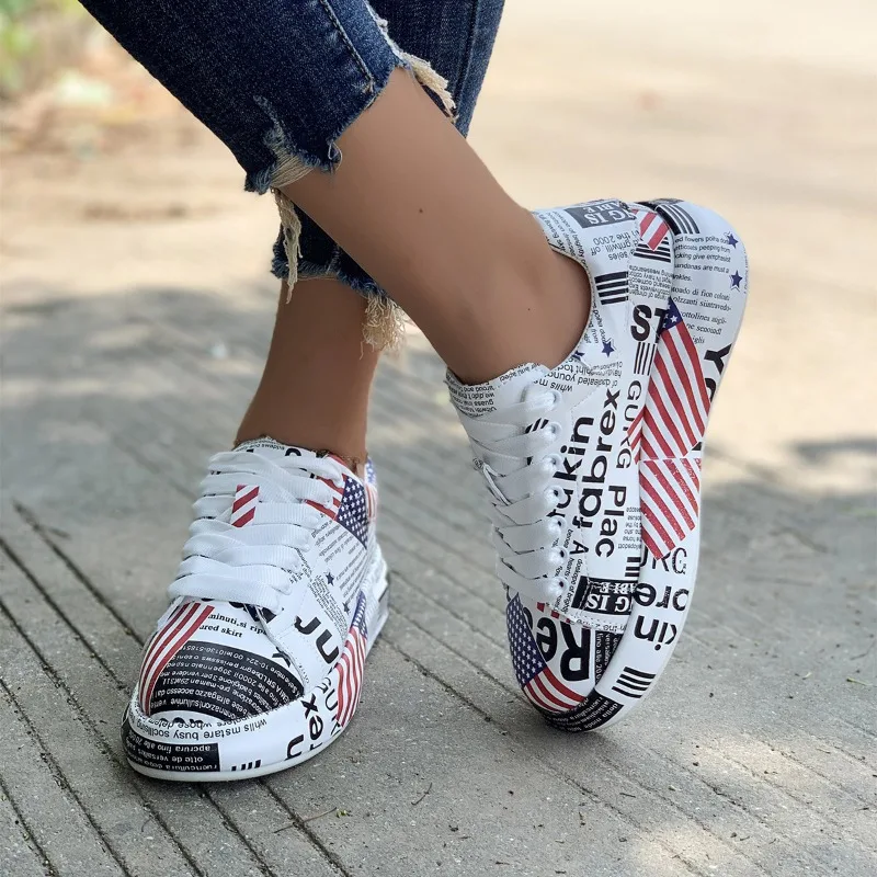 Damskie trampki 2023, moda, nowe, malowane, graffiti, sznurowane buty sportowe dla kobiet, płaskie, Pu, skórzane, damskie buty do biegania