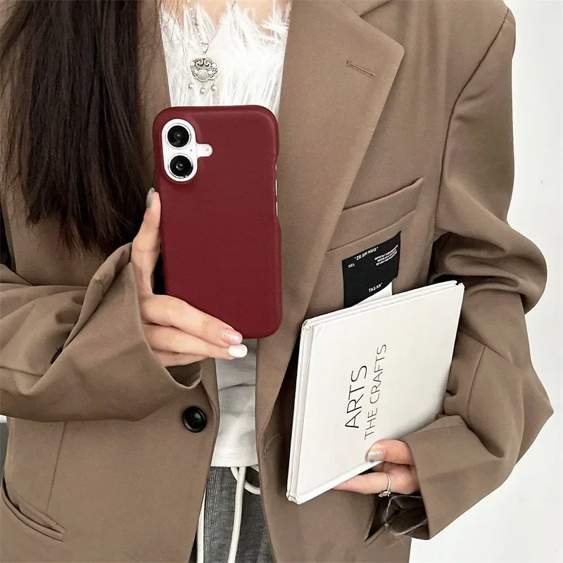 Cyd Capa de telefone de couro de cor sólida simples para iPhone 16/15 Pro Max/15/14/13 - Capa de casal estilo nicho, capa protetora fina