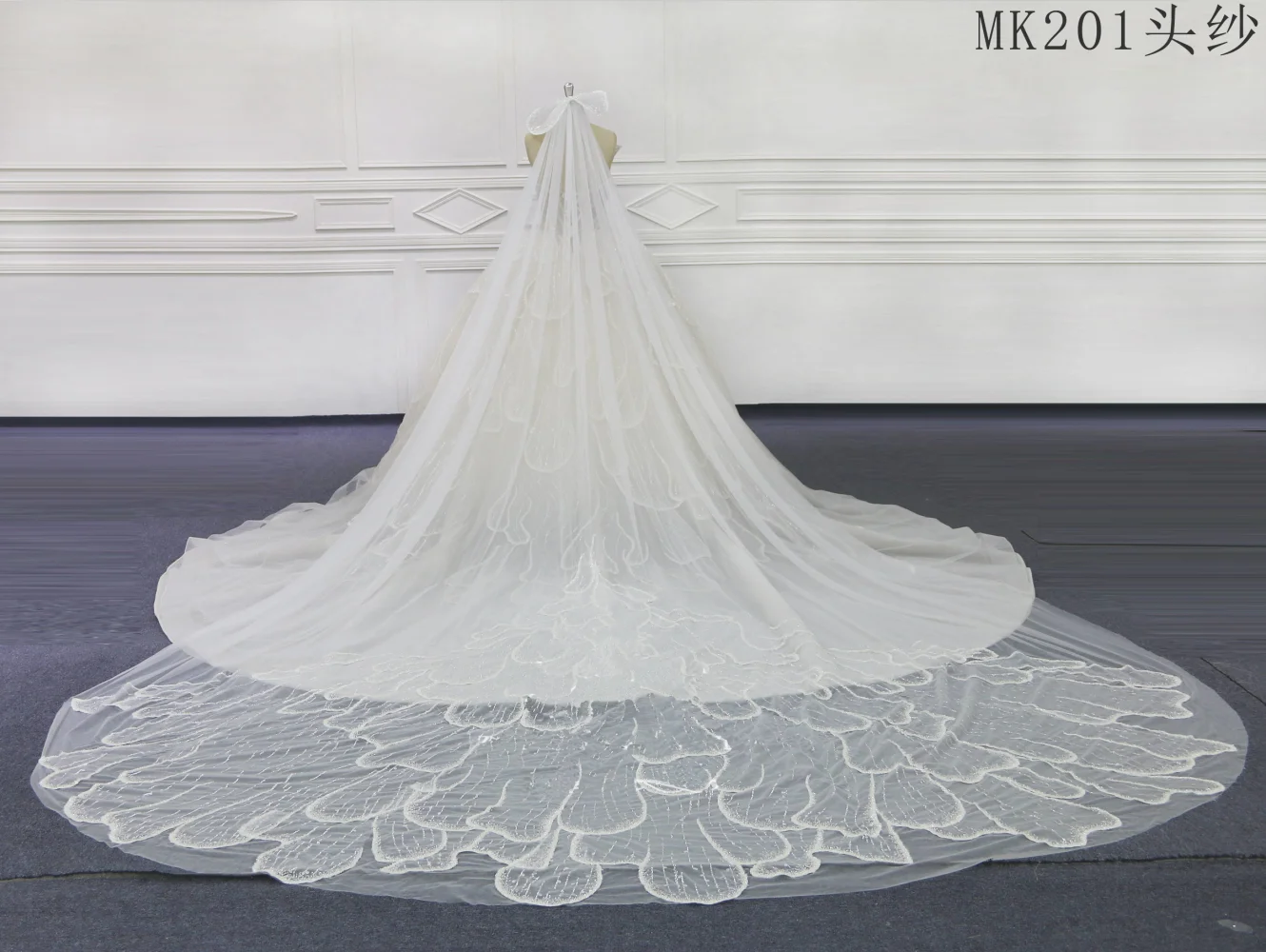 

Accessories Tulle Chapel Wedding Veil Lace Edge Bridal With Comb Veu De Noiva2179