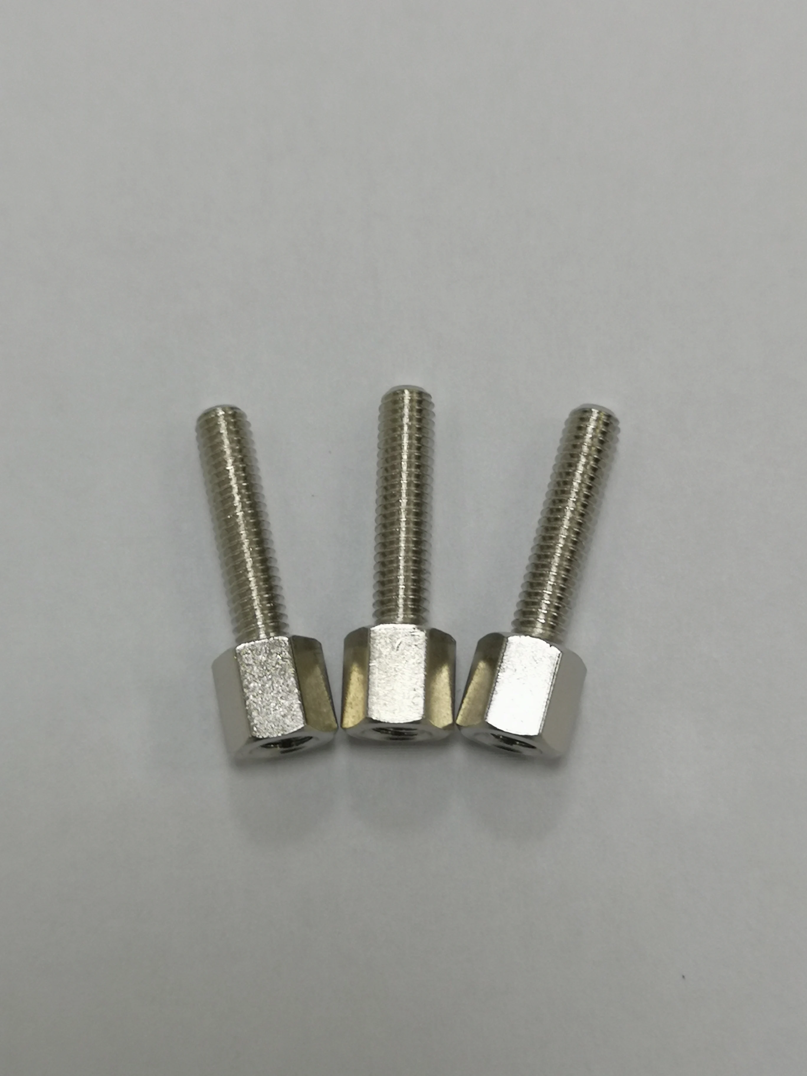 outer-hexagonal-stud-inside-and-outside-the-threaded-standoffs-brass-m25-m3-m4-4-40-6-32