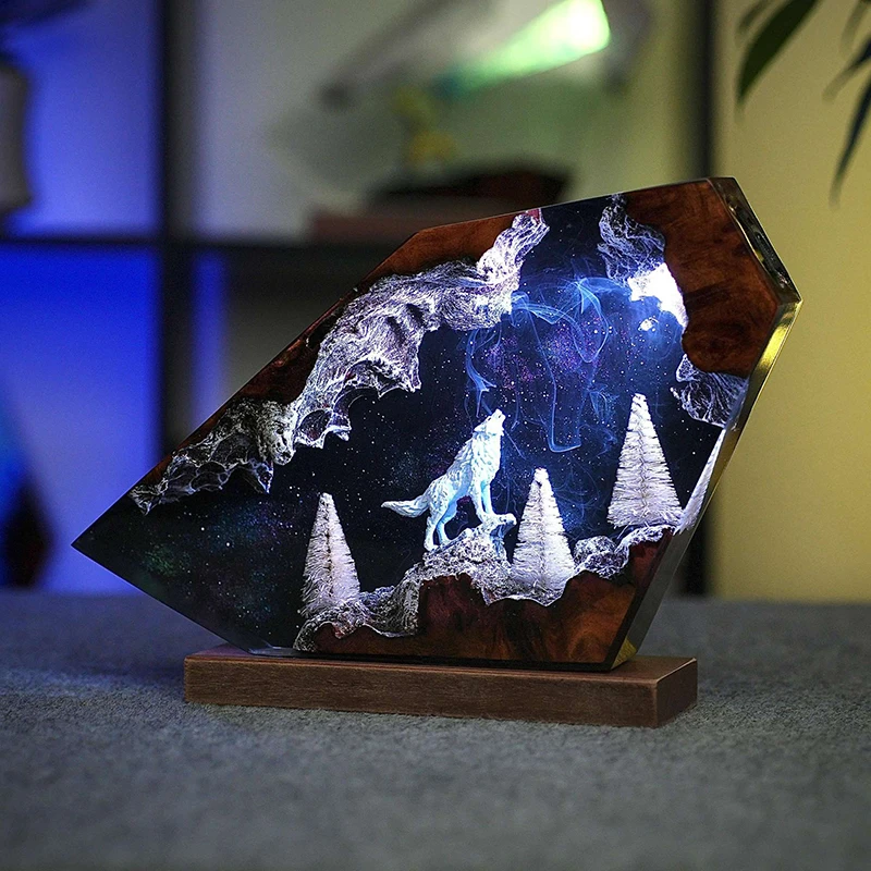 Snowy Night Wolf Howl Organism Resin Table Light Creactive Art Decoration Nature Animals Figure Theme Night Light  USB Charge