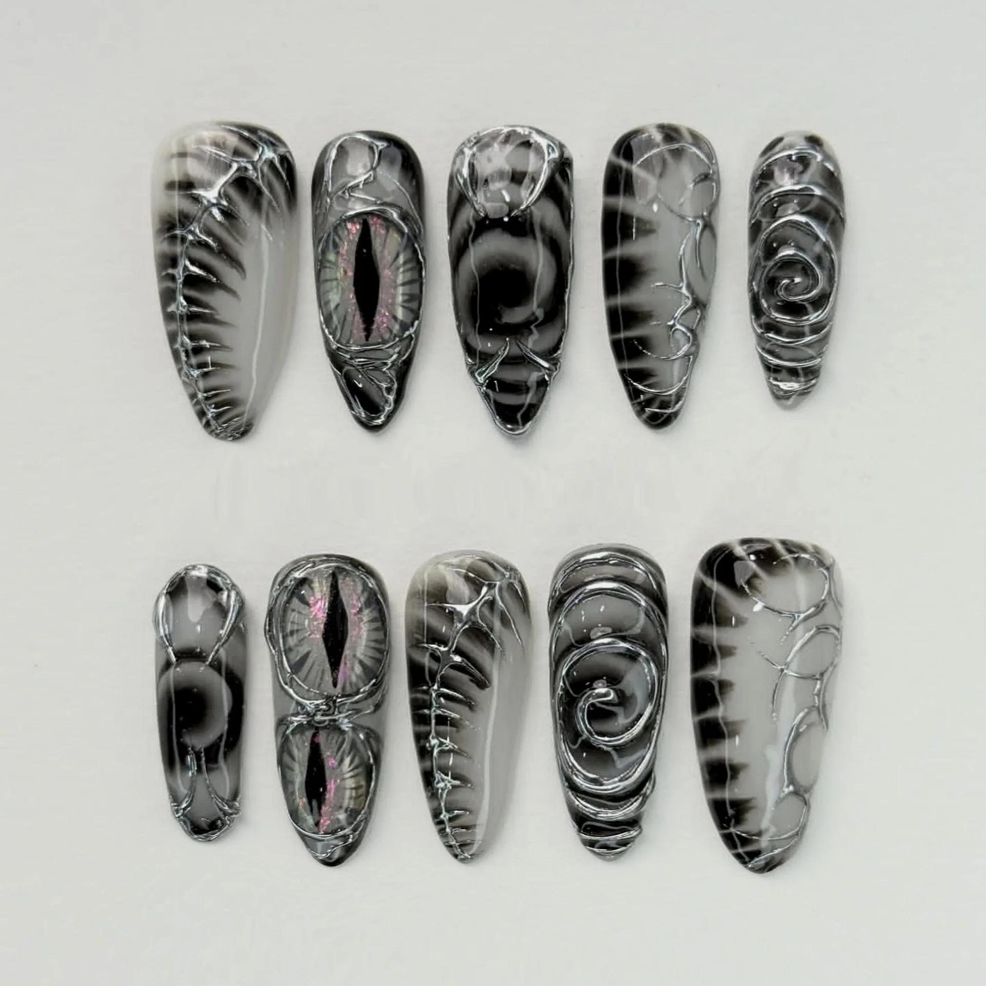 Nail Art Fake - 30 szt. Gotyckie Srebrne Paznokcie 3D