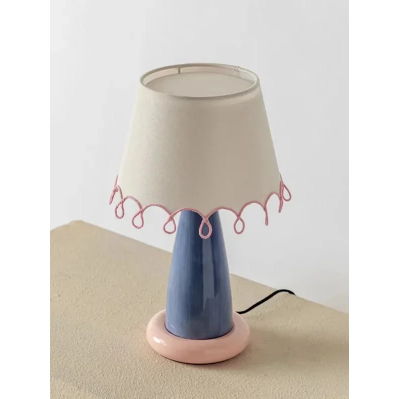 Cute Ceramic Table Lamp Two-Tone Base Twisted Rope Loop Fabric Shade Decorative Bedside Lamp Bedroom Nursery Homestay