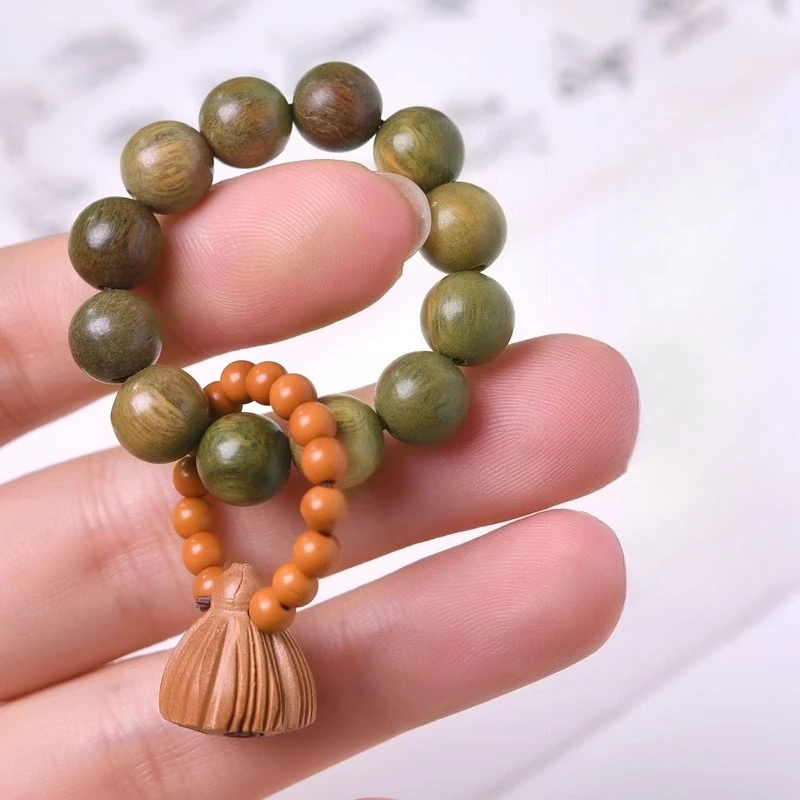 Green Sandalwood Small Hands Twisting Cliff Cypress Olive Core Art Play Finger Spinning Johor Bead Plate Play with Prayer Beads