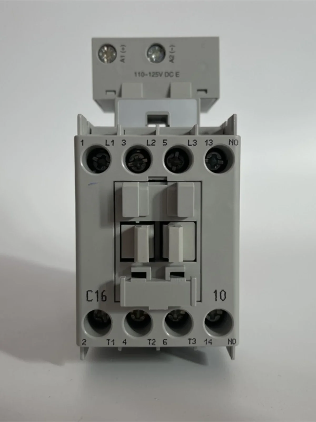 

2025 100-C16ED/EJ10 100-C16E * 10 DC110/24V Contactor