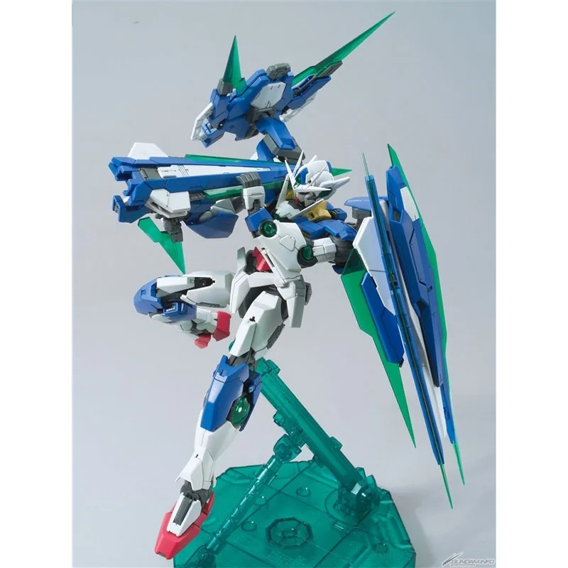 バンダイオリジナル MG ガンダム 00 カン T GNT-0000 1/100 アニメアクションフィギュア組立モデルおもちゃギフト子供のためのグッズキット