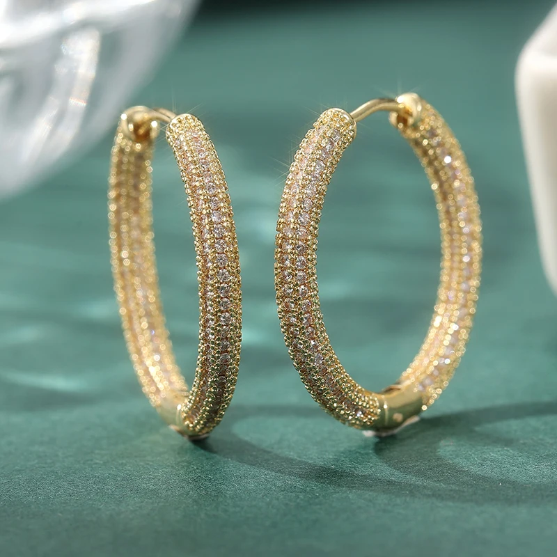Exquisite Goldfarbene Ohrringe mit Eingelegten Kubischen Zirkonia für Damen Luxuriöse Modische Verlobungs- und Hochzeits-Hängeohrringe – Detail 5