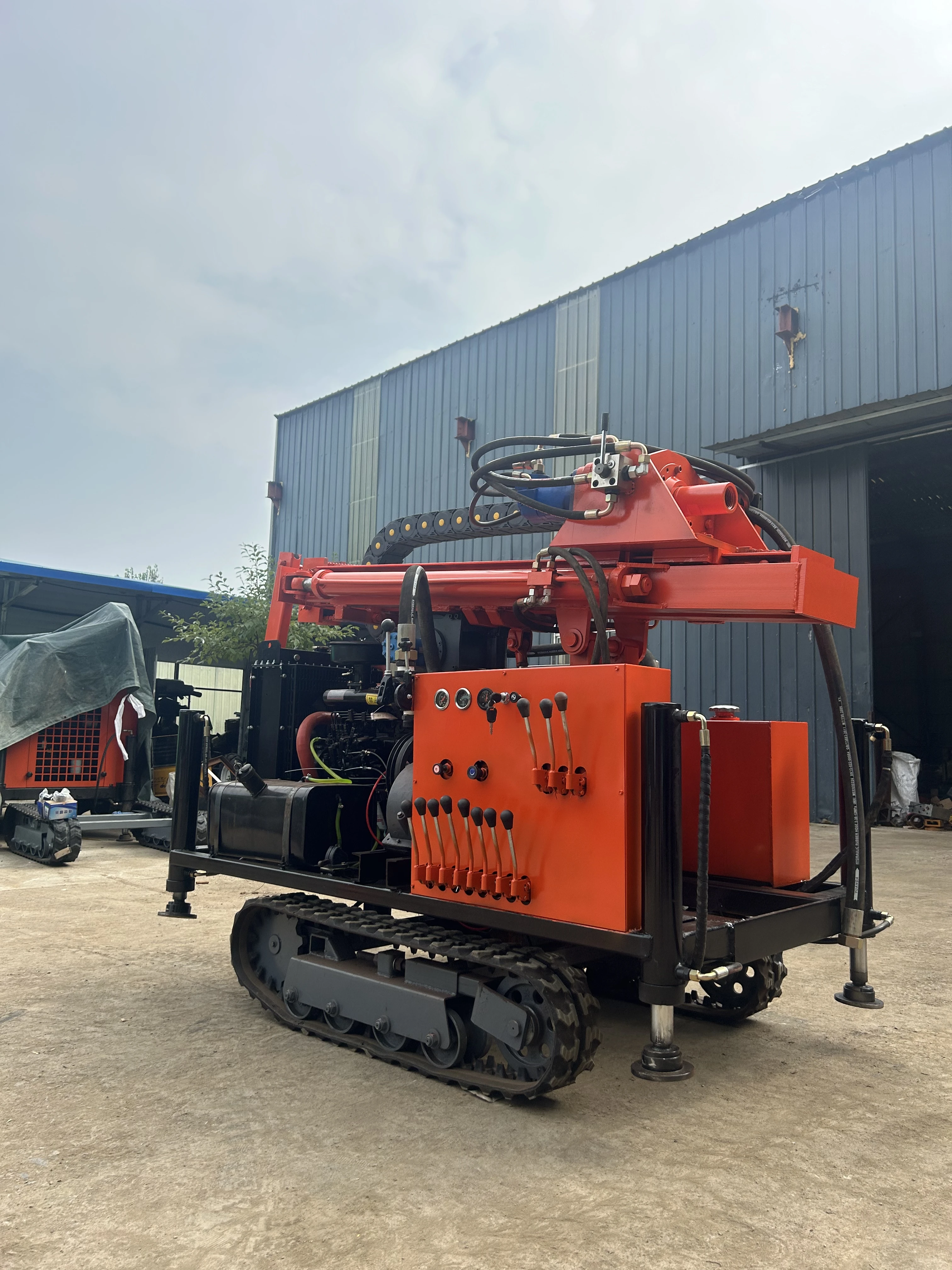 Motore diesel della perforatrice idraulica personalizzata per pozzi d'acqua con capacità di 200 metri