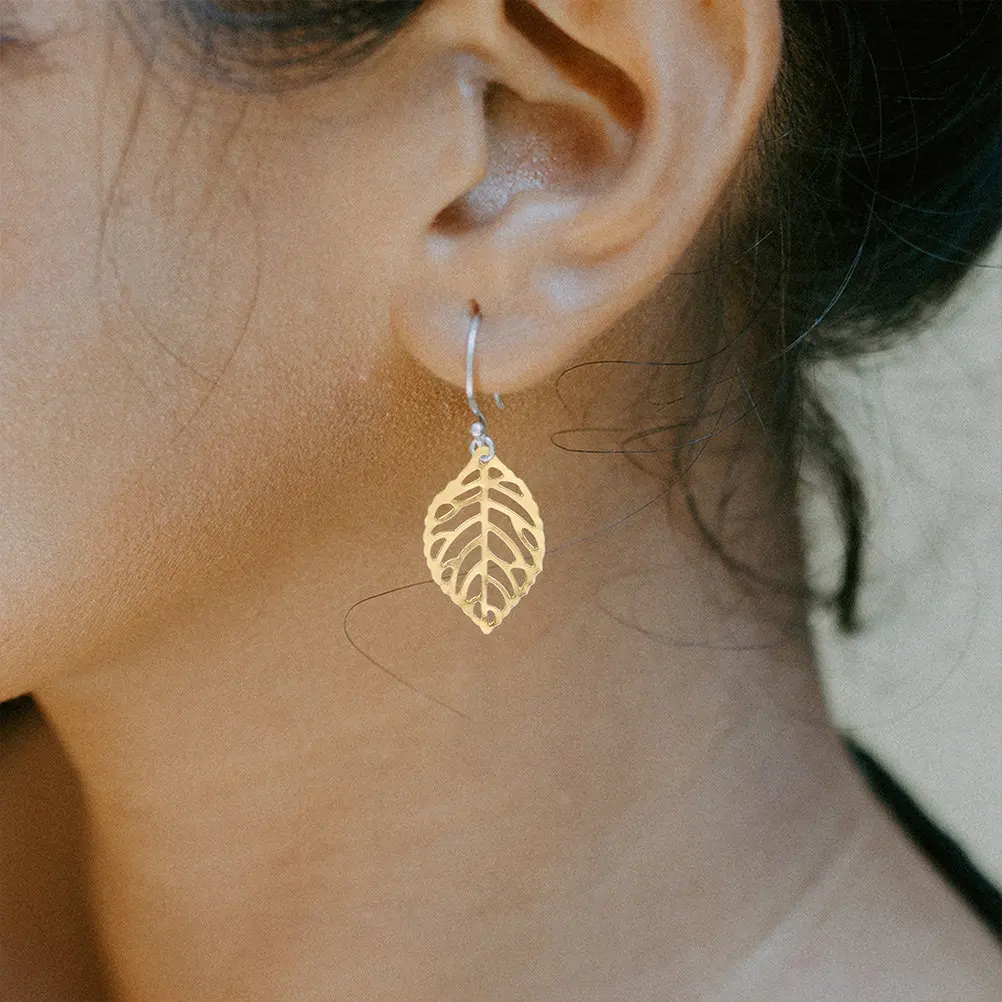 

200 шт. золотистых металлических подвесок в форме полых листьев, элегантные кулоны для изготовления ювелирных изделий своими руками: серег, ожерелий, заколок для волос и аксессуаров