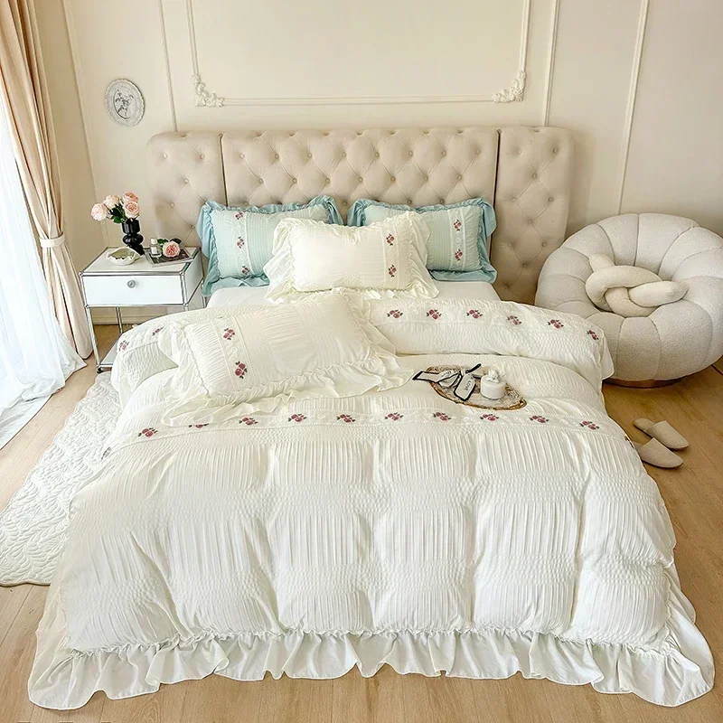 

French Style Princess Bedding Set Lace Ruffles Seersucker Flowers Embroidery Washed Cotton Duvet Cover Set Bed Sheet Pillowcases