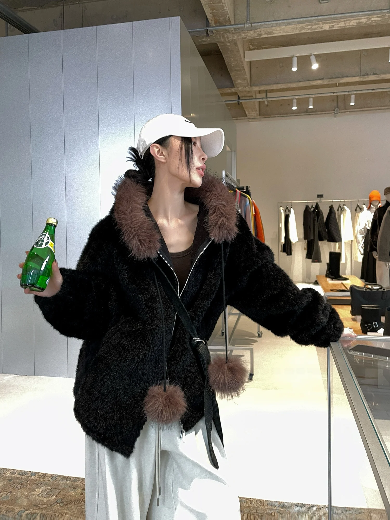 

JCCC adow Vintage Sle ort Fur Jaet Bla Hooded Plu Lined Leather And Fur Inteated Soft Polyester Long Sve Coat