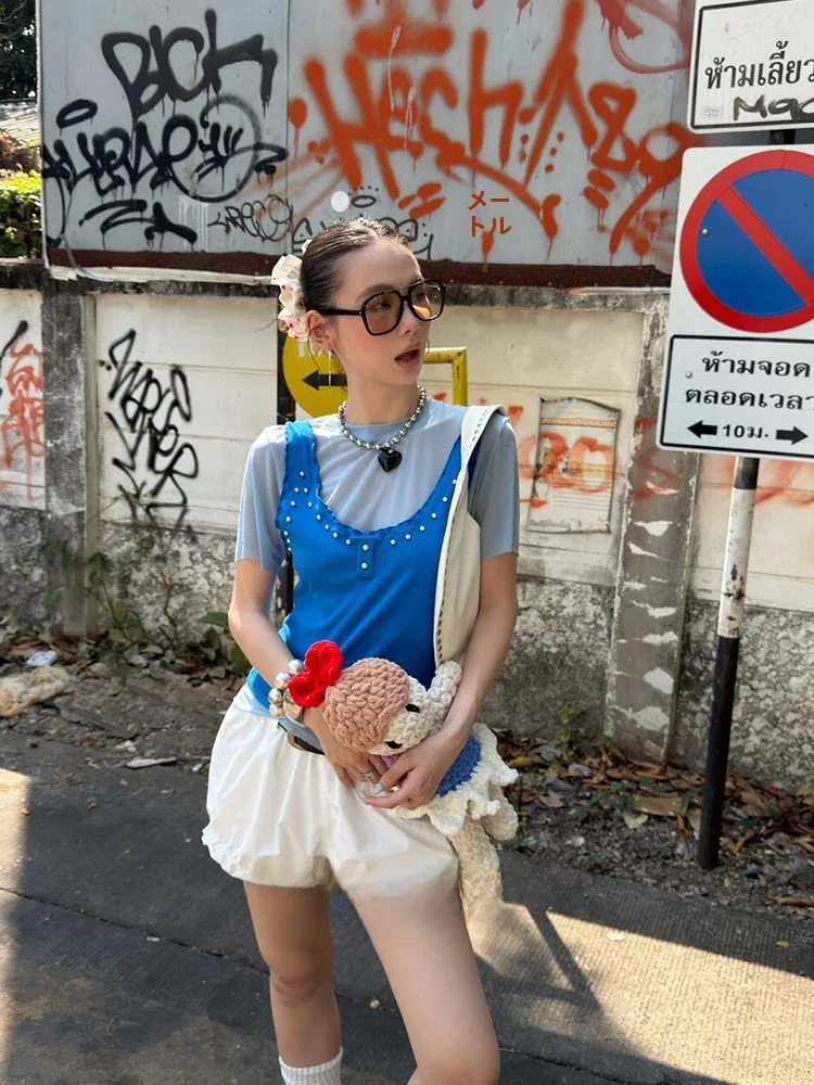 

Летний новый корейский комплект Suuzouu2026: Жилет с заклепками и многослойная футболка с коротким рукавом, утягивающий комплект из двух предметов, хлопок, U-образный вырез