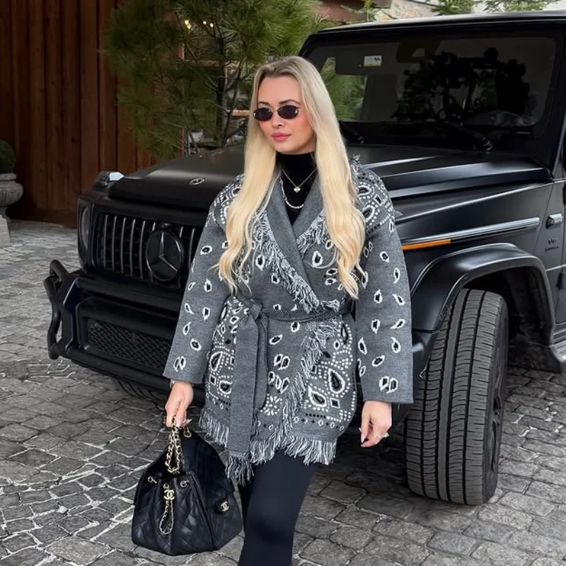 D Grey White