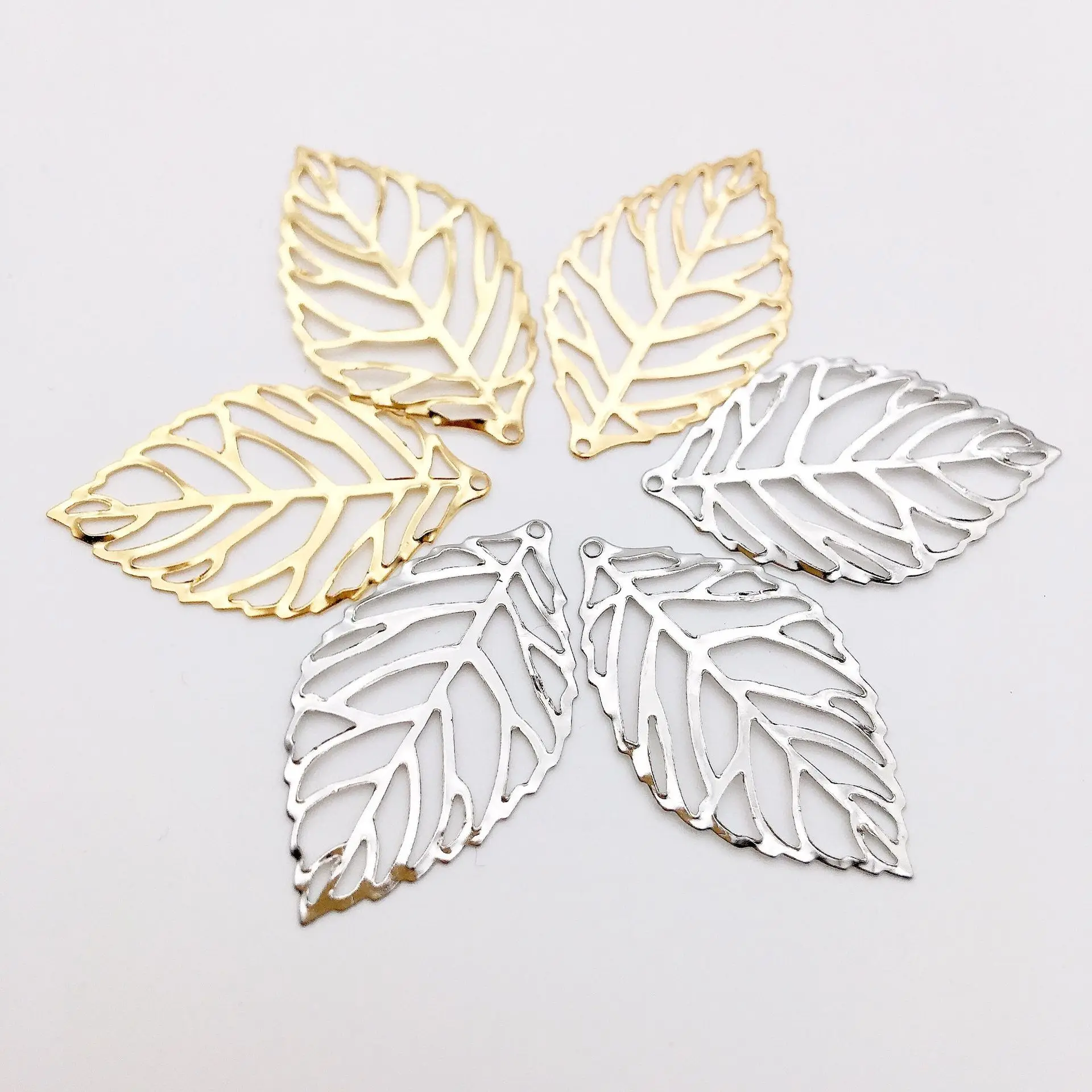 50PCS/Lot 2*3.5CM Small Leaves Metal Flowers For DIY Clothing Applique Metal Wedding Embellishment Jewelry Craft