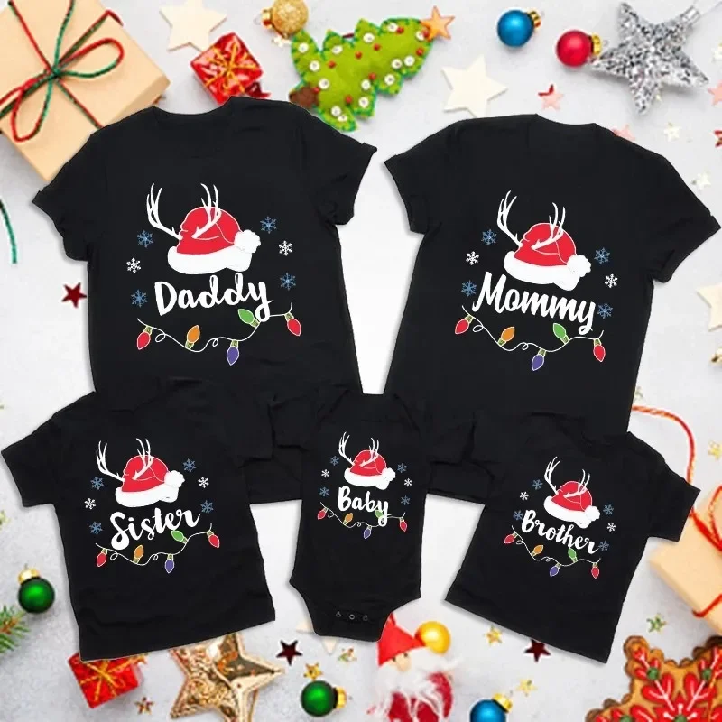 

2024 New Years Family Matching Clothing Mother and Daughter Matching T-shirts Baby Print Letter Christmas Bodysuit Family Tees