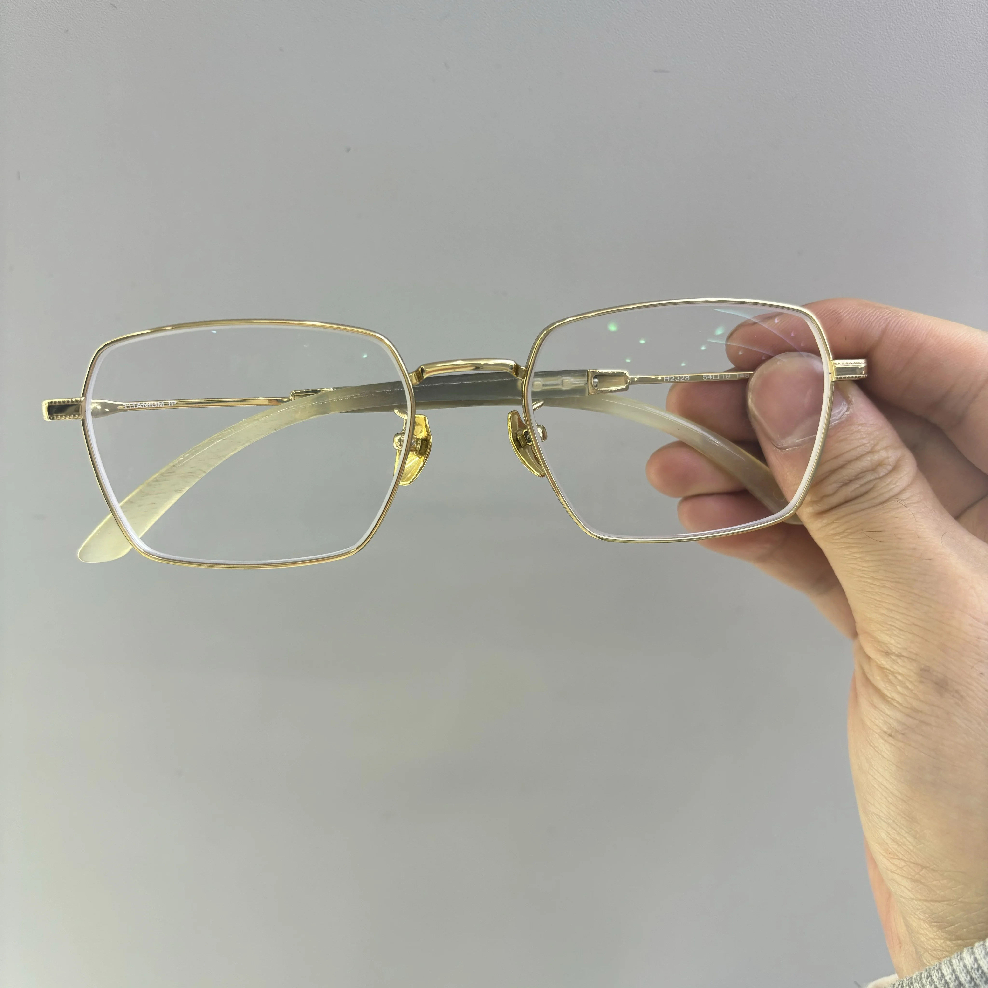 Golden angle frame eyeglass frame - pure buffalo horn, prescription lenses can be customized, fashionable men's and women's glas