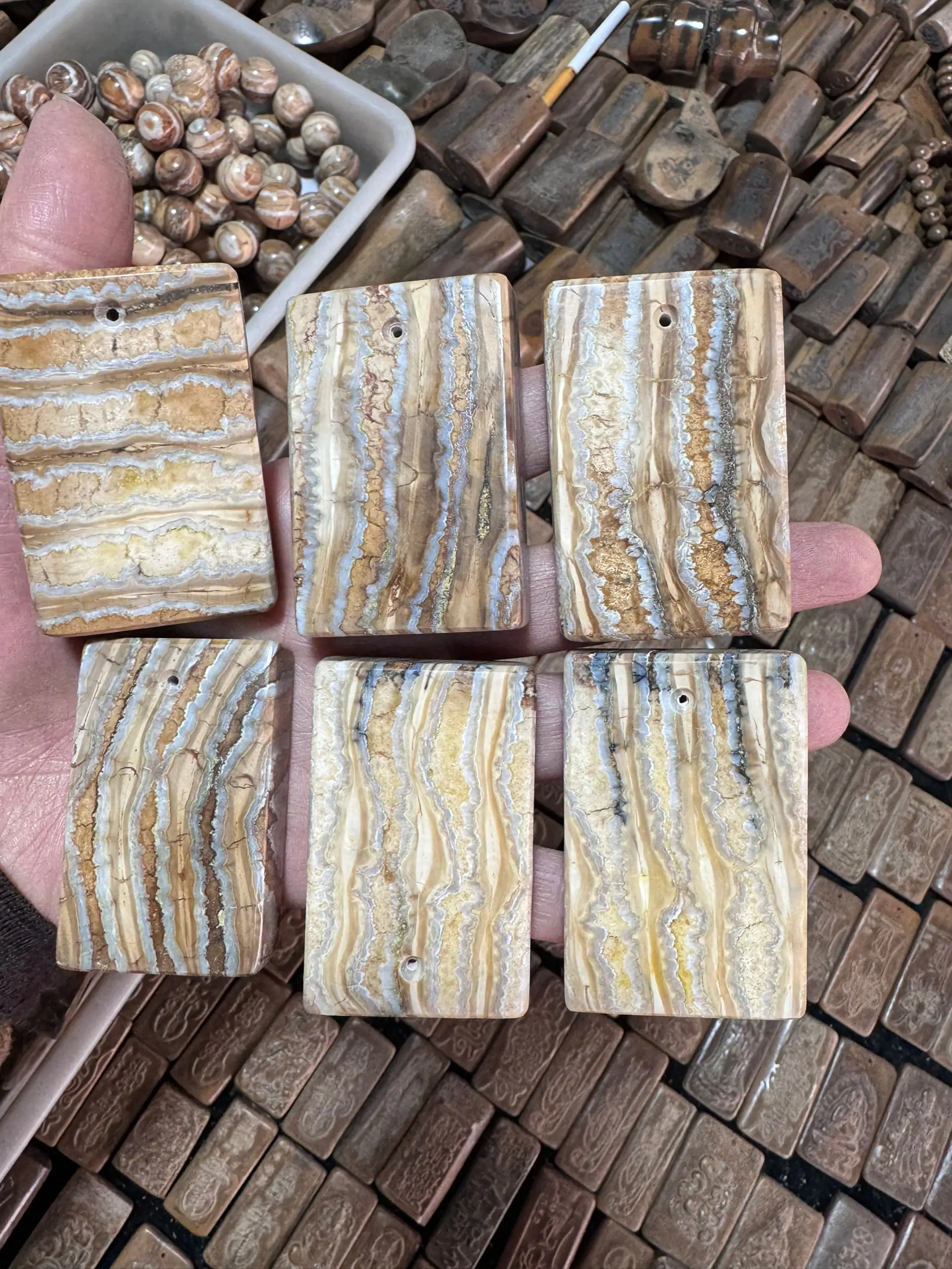 

Hot Sell Mammoth Molar Teeth No Matter Brand Buddha Brand 44x65x11mm Lucky Talisman Pendant Calcified Layered Pattern Jewelry