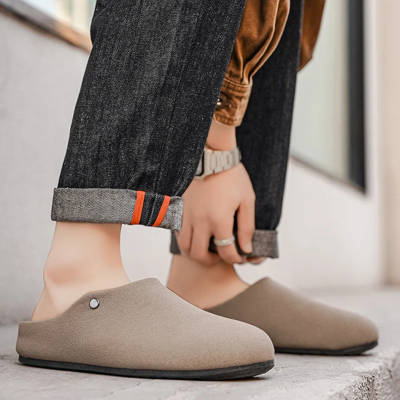 New Men's Slippers - New Retro Solid Color Flat Sole, Closed Round Toe, Beach Fashionable and Comfortable Sandals, Autumn Style