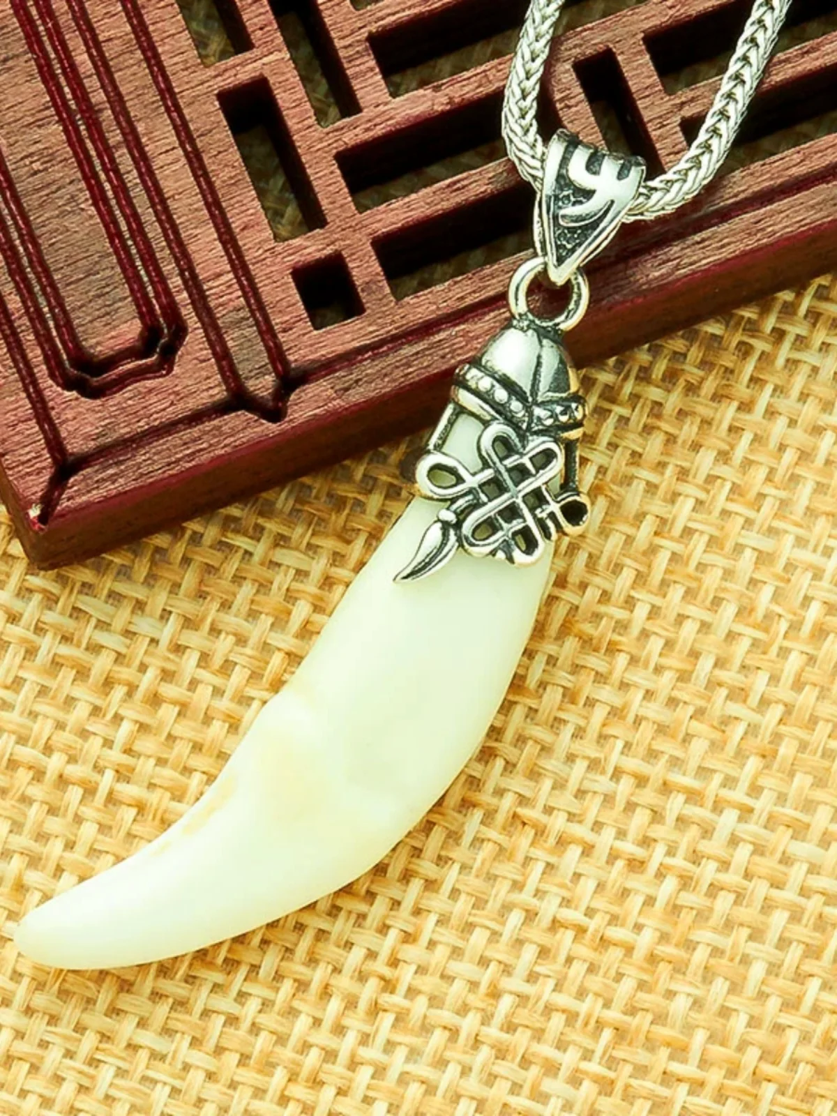 ciondolo-a-forma-di-dente-in-argento-sterling-925-con-design-a-nodo-luy-stile-retro-incisione-a-dente-gioiello-in-argento-per-coppie