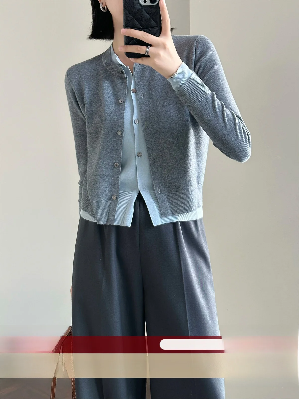 

Шерстяной вязаный кардиган WANGER с V-образным вырезом, двухслойный, с эффектом двухслойности, из натуральной овечьей шерсти, с длинными рукавами, красивый дизайн