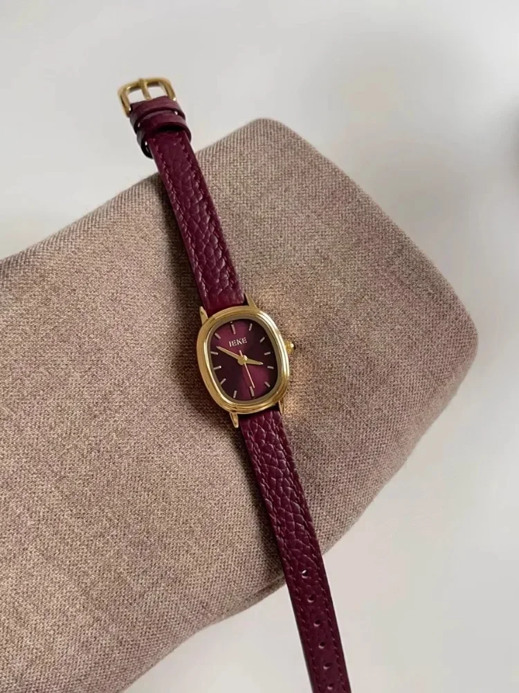 Jam tangan Quartz wanita, arloji merah mewah 2025, kulit asli, gaya mode, trendi, istimewa