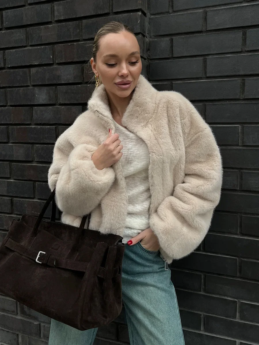 

Autumn Winter New Women's Faux Fur Jacket Zipper Warm Plush Coat Oversized Soft Fluffy Stand Up Collar Casual Jacket 2025
