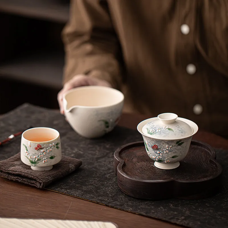 Oncidium Painted Two Piece Covered Cup, Easy Hold Ceramic Chinese Tea Infuser Bowl for Loose Leaf Tea and Daily Tea Rituals