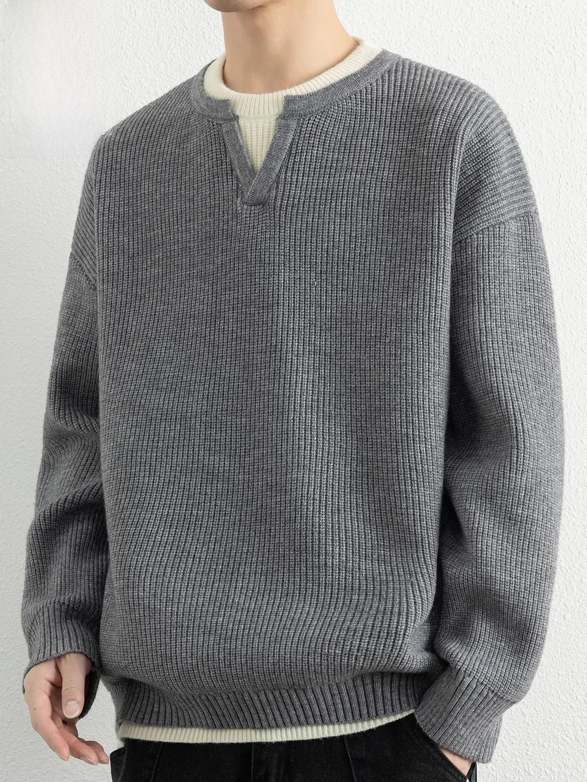 

Мужской вязаный свитер Lazy Sle: модный базовый слой, имитация двухслойности, осенний сезон, длинный рукав, круглый вырез, однотонный.