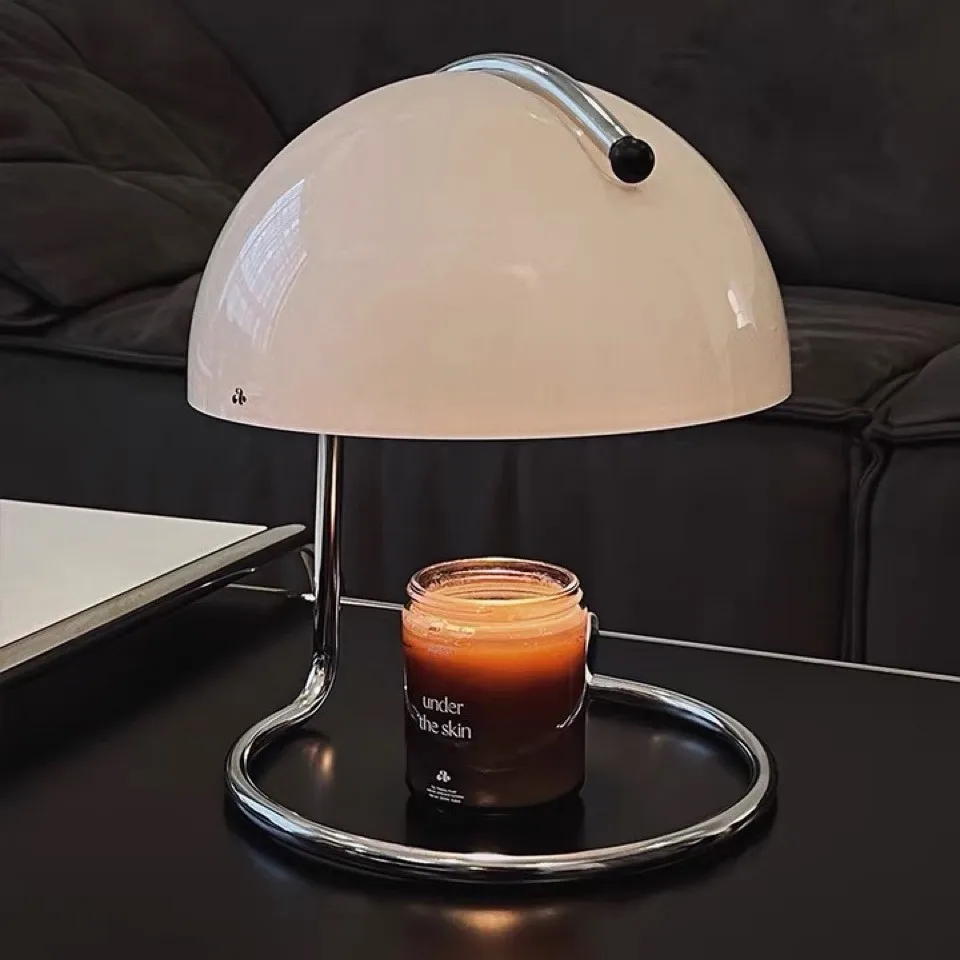The wax melting lamp can be timed to retro bedside bedroom atmosphere, aromatherapy wax melting lamp