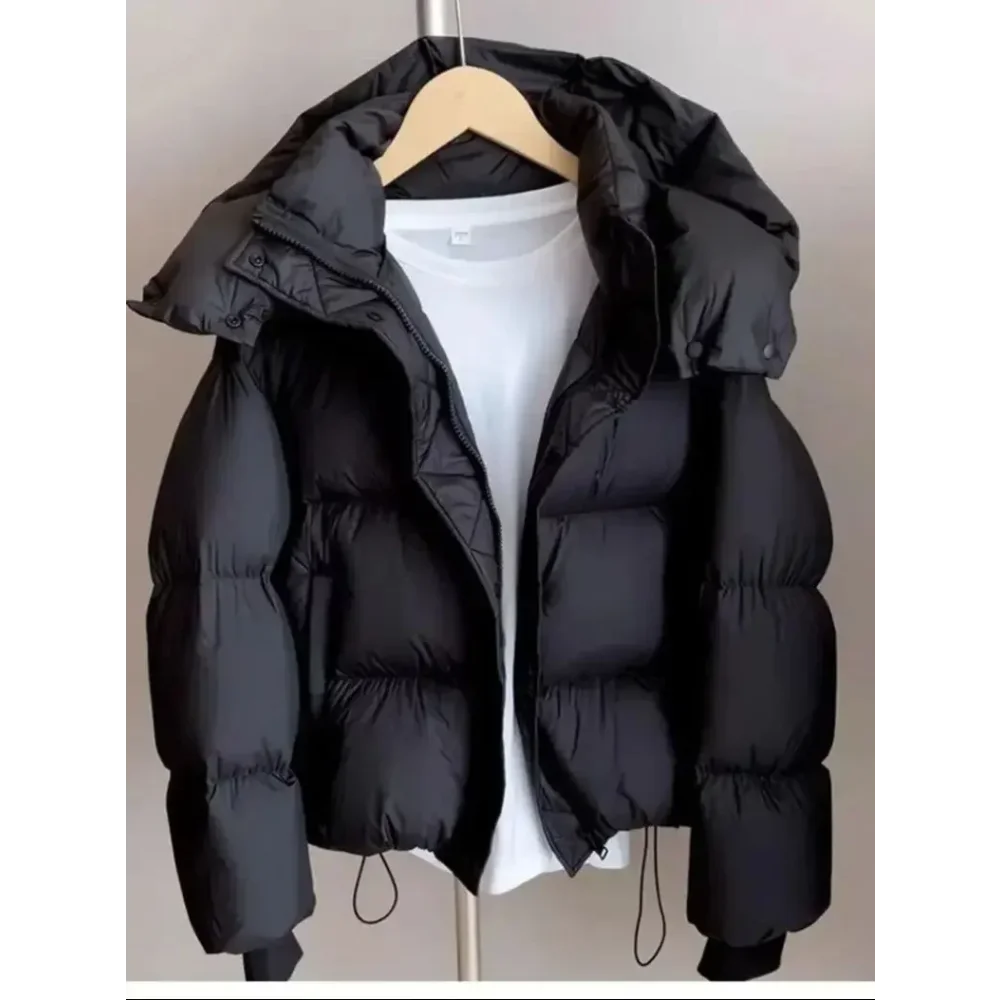 

Зимняя куртка с капюшоном женская 2026 утолщенная теплая верхняя одежда с длинными рукавами зимняя корейская свободная однотонная короткая куртка