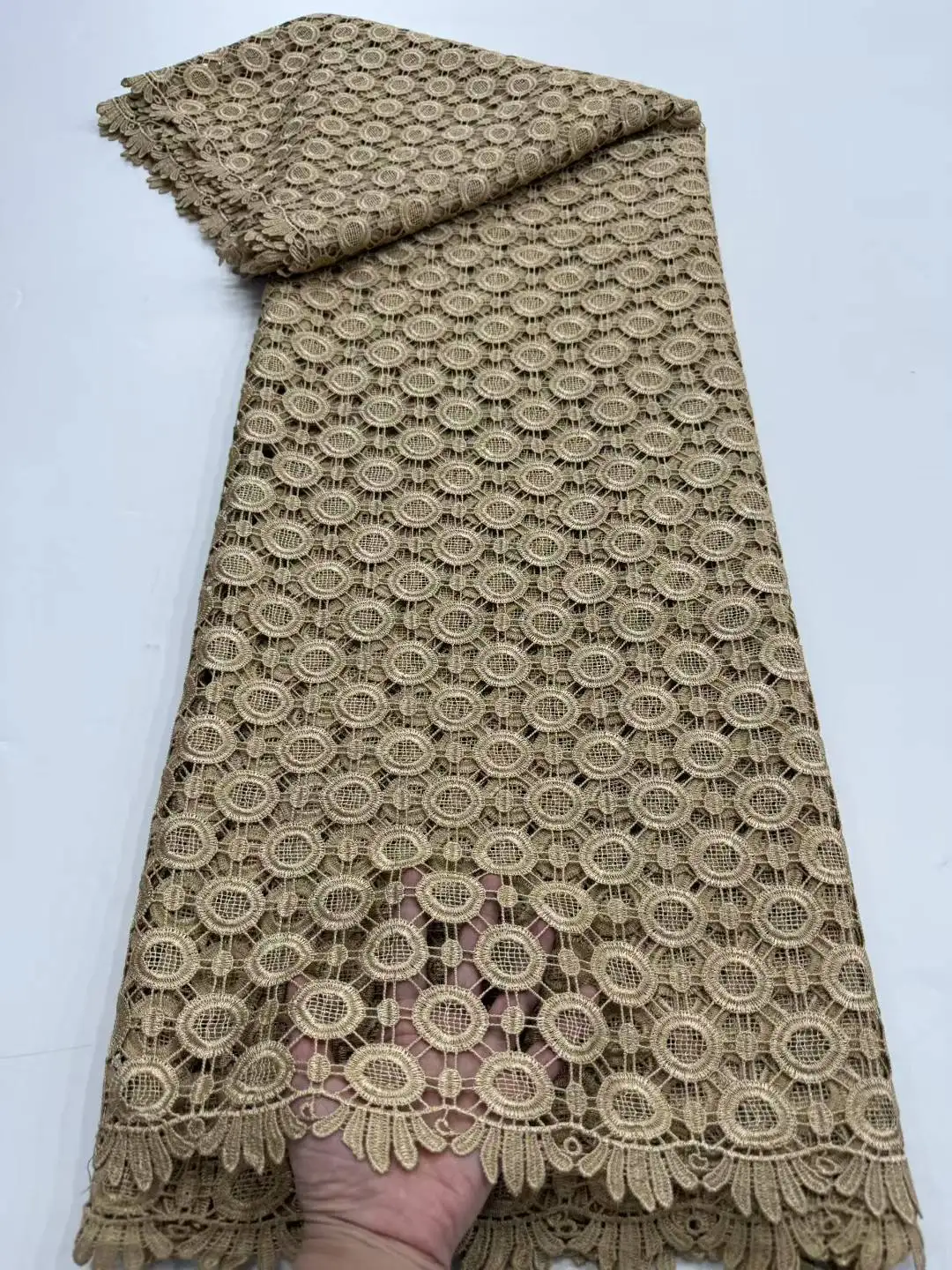 

2025 Высококачественная африканская нигерийская кружевная ткань с вышивкой, тюль, свадебное платье, гипюр, водорастворимый, 5 ярдов.