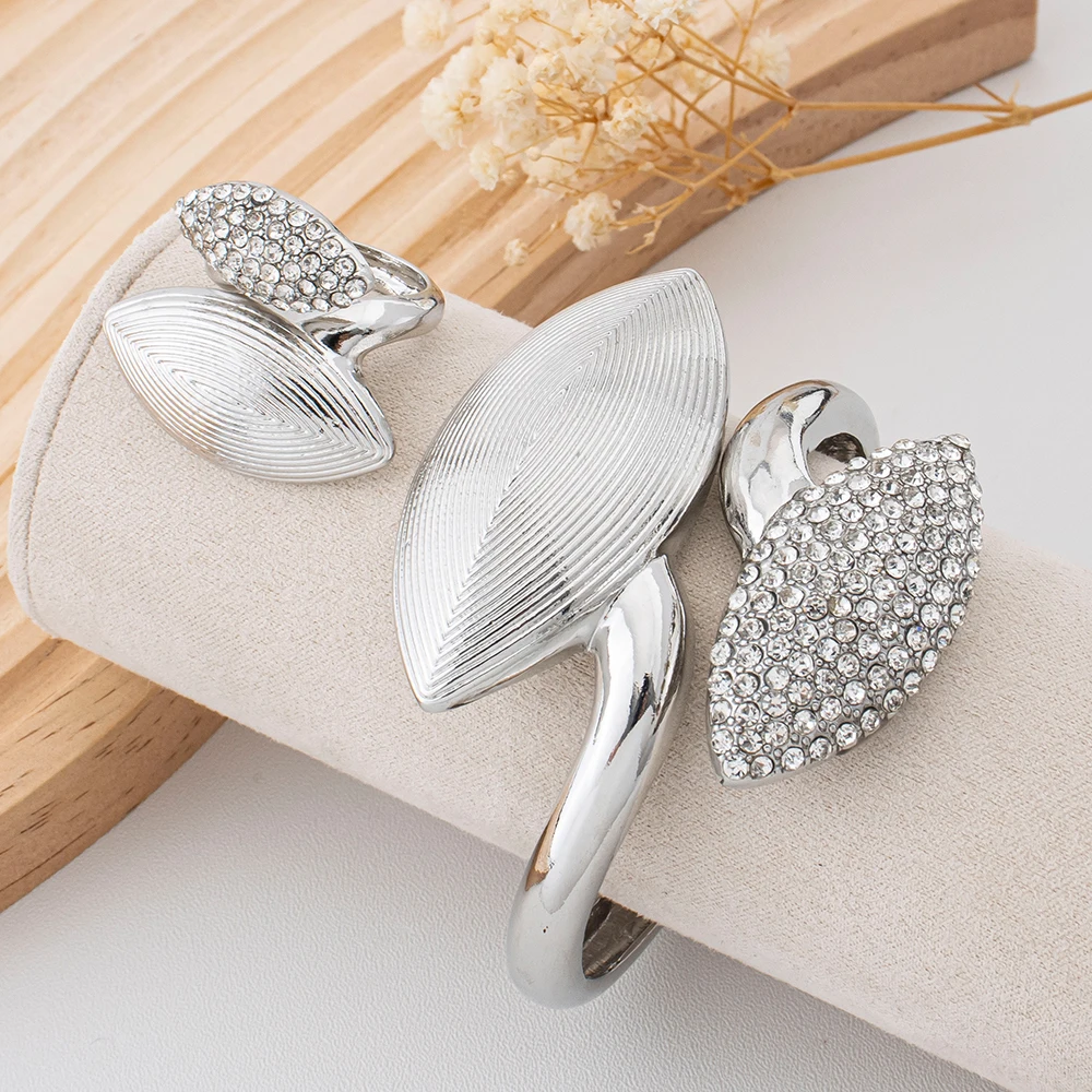 Vintage vergoldetes Blatt-Armreif-Ring-Set, vollständig mit Strasssteinen besetztes Armband, verstellbarer Ring für Damen, Abendparty-Schmuck – Detail 8