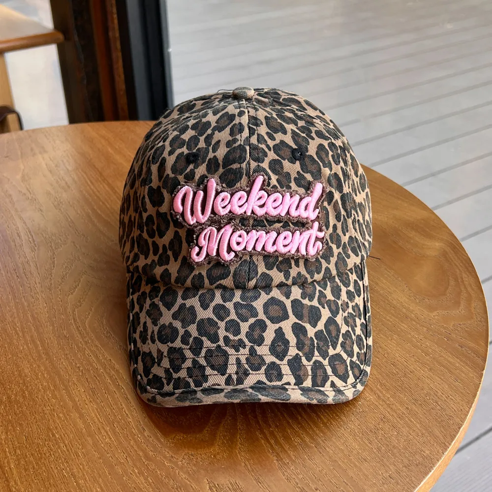 Stylish Unisex Baseball Cap with Contrasting Color Stitching And Letter Embroidery for Men And Women Casual Sweet Hat
