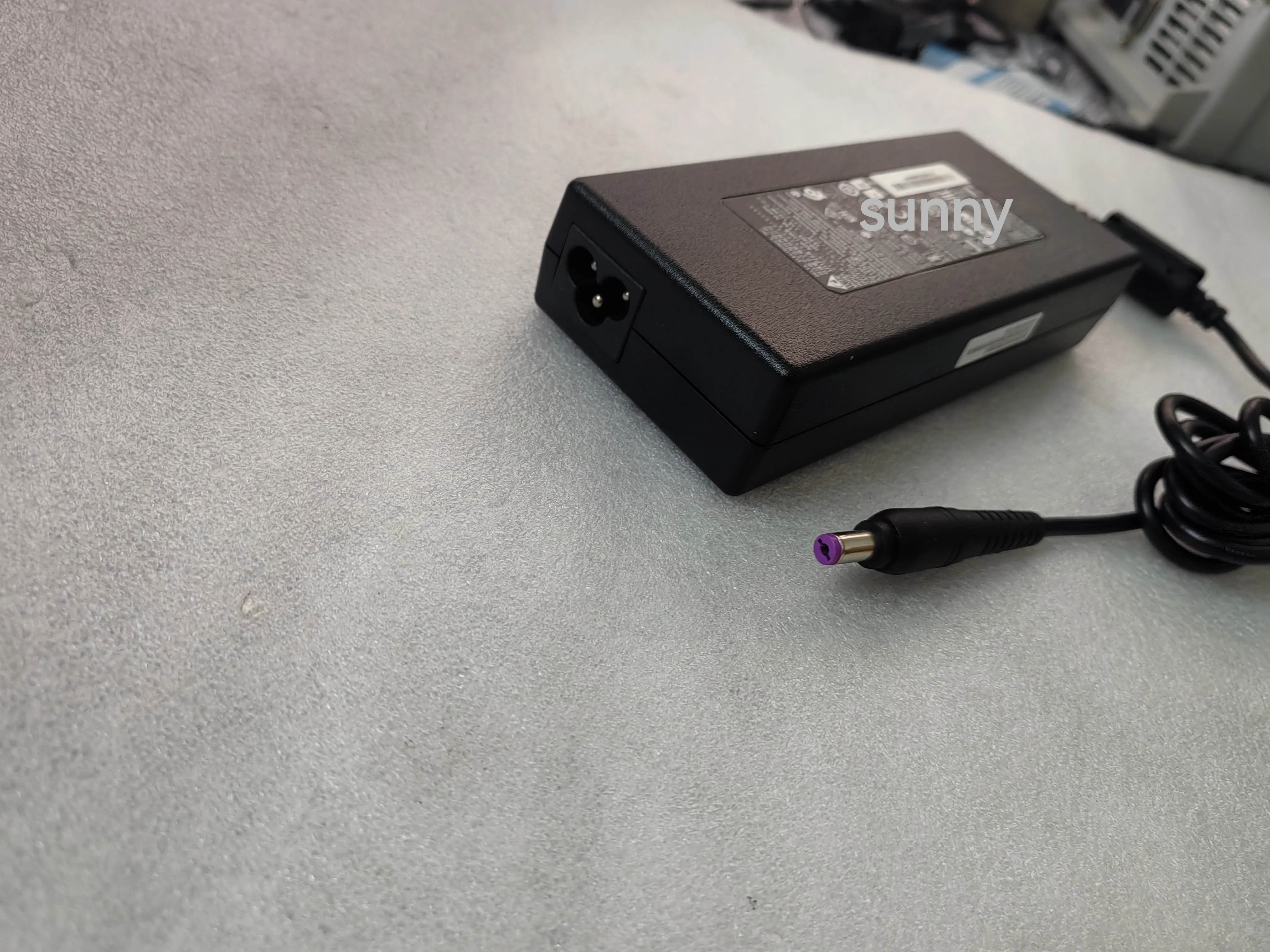 Nuevo OEM Delta 19,0 V 7.1A 135W ADP-135KB T ADP-135NB B para Acer Nitro 7 AN715-51-752B portátil para juegos adaptador de CA Puryuan Original