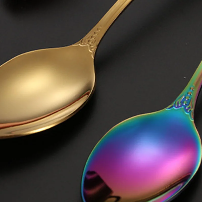 

5PCS Elegant Gold Plated Flatware Set Durable Corrosion Resistant Luxury Gold Dining Utensils for Dinner Party