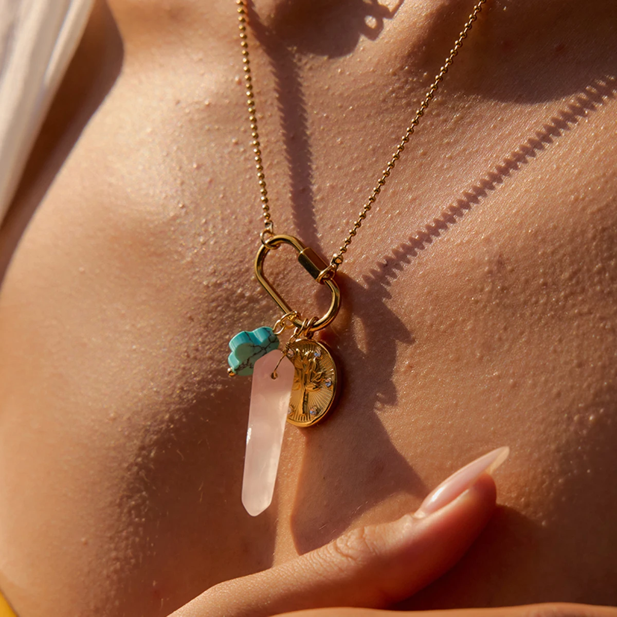 

AIKOER Fashion Trend 18K Gold Color Plated Stainless Steel Flower Turquoise Pink Natural Stone Pendant Necklace Women's Accessor