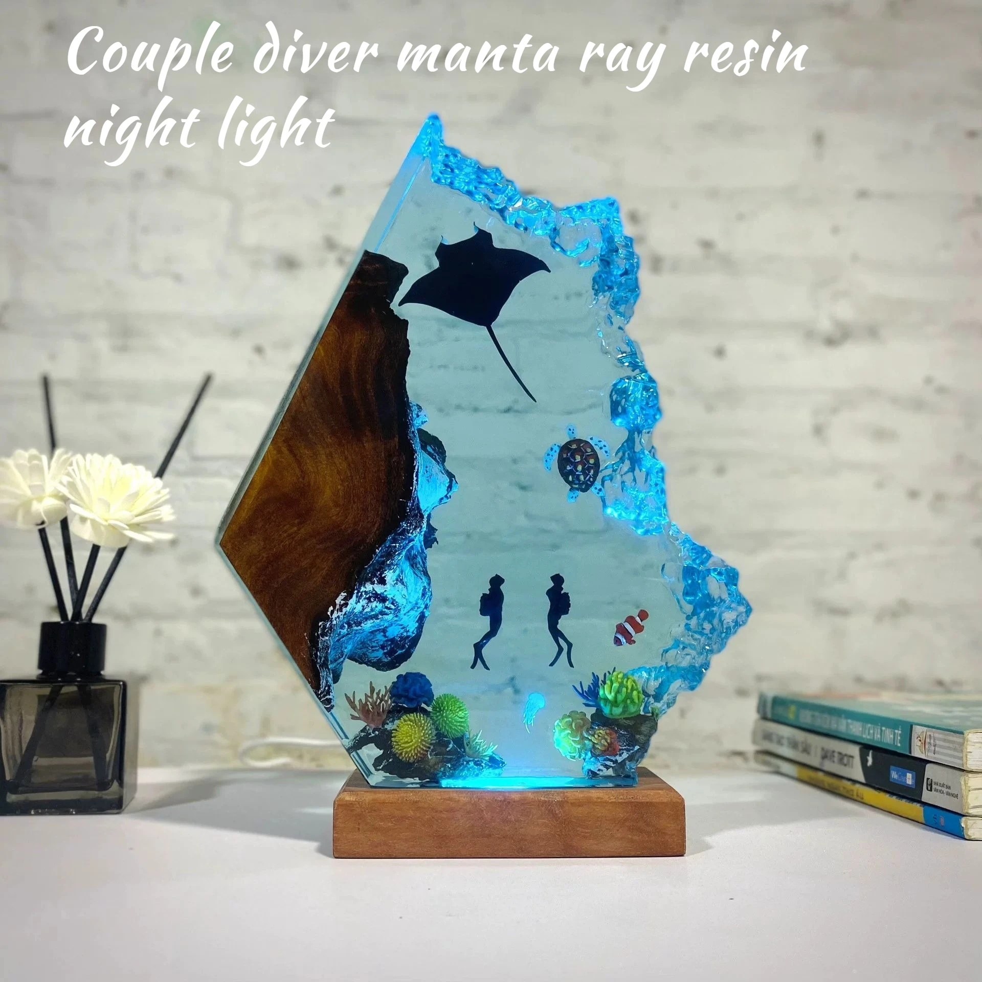 New Atmosphere Couple Divers Manta Ray Resin Luminous Ornaments Epoxy Resin Ocean Home Decoration Christmas and Birthday Gifts