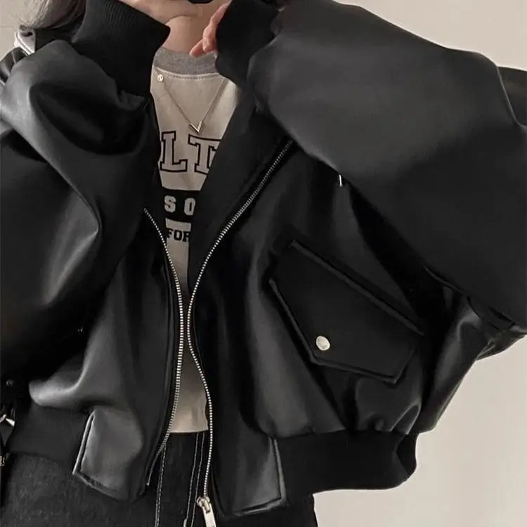 الكورية الراقية الأسود بولي Leather سترة جلدية المرأة موضة مقنعين فضفاض ربيع الخريف سستة وهمية قطعتين ملابس خارجية متعددة الاستخدامات