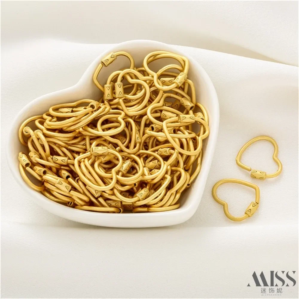 Oro sabbia Oro opaco Colore 18k Fibbia a forma di cuore Fibbia di collegamento Accessori fai da te Fibbia di coda Bracciale collana fatto a mano