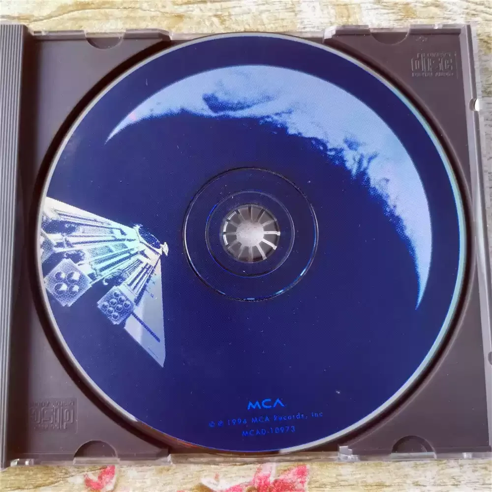 تاريخ الإصدار Boston Walk: 7 يونيو 1994، سجلات MCA