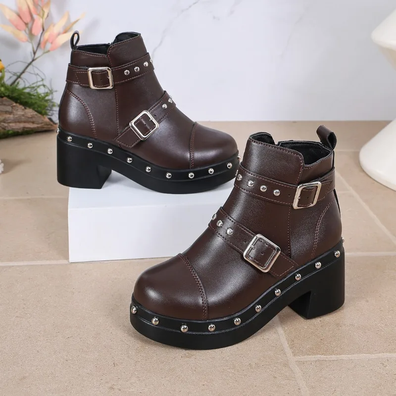 Individual Height Enhancing Platform Sole Boots Winter 2026 Metal Buckle Heels