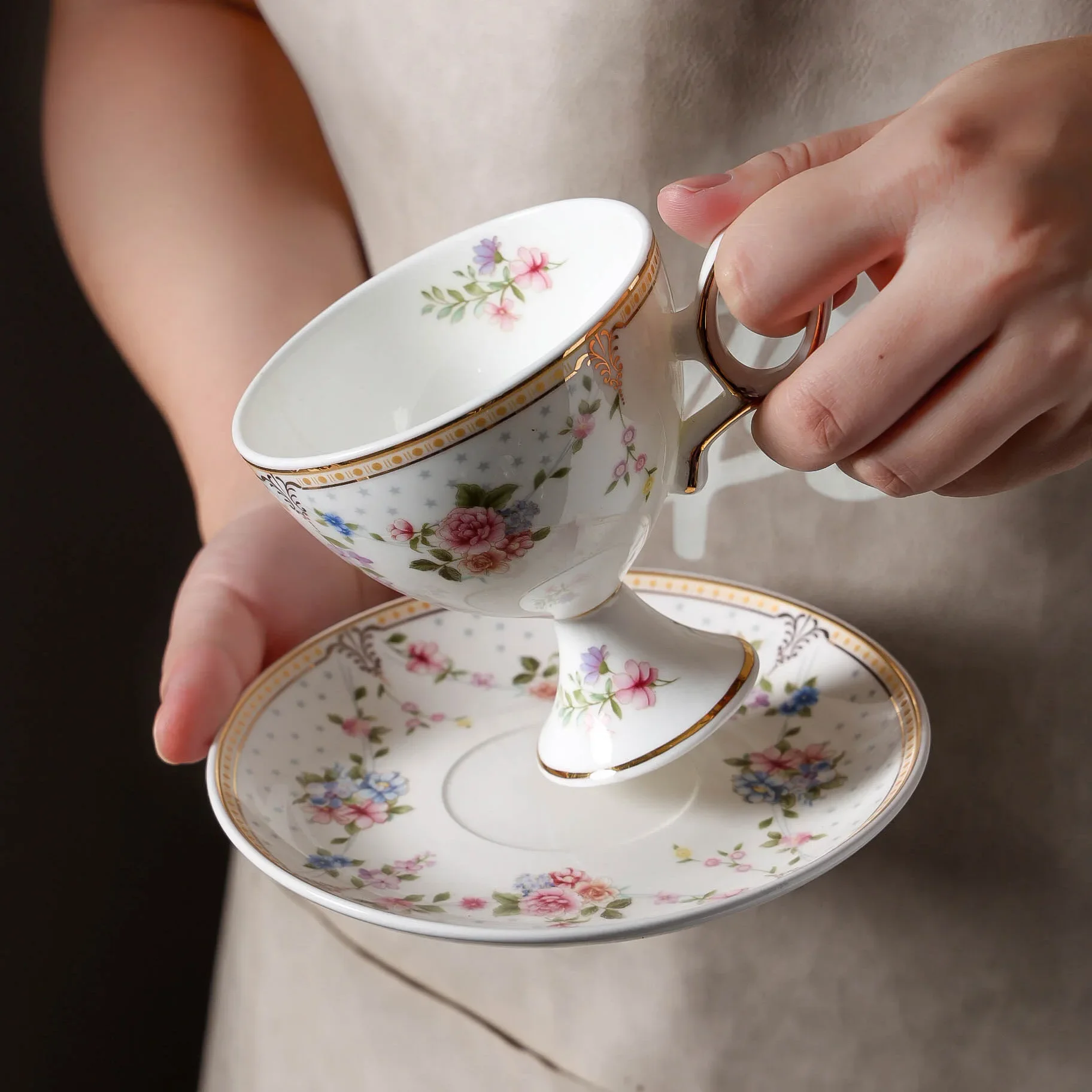 220ml Bone China Espresso Cup Saucer Sets Ceramic Black Tea Mug Saucer Afternoon Tea Coffee Cup Saucer Sets Couple Water Cups