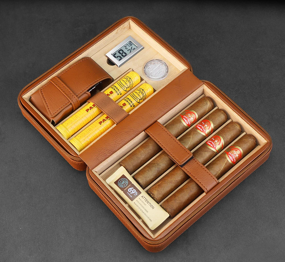 humidor-da-viaggio-per-6-sigari-in-legno-di-cedro-spagnolo-con-umidificatore-tagliasigari-in-pelle-e-custodia-per-accessori-da-fumo