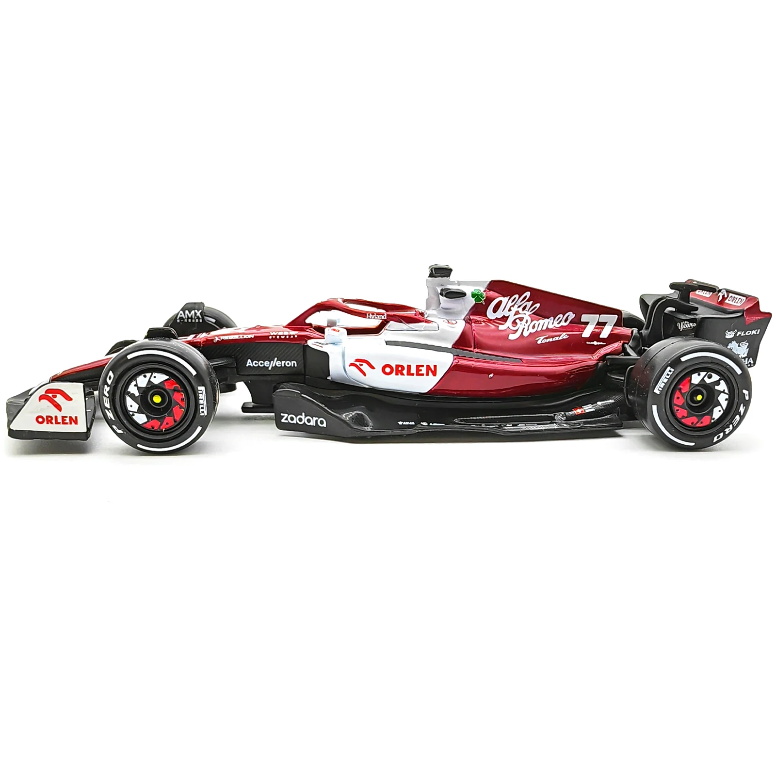 Bburago 1:43 2022 Alfa Romeo F1 Racing C42 #24 Guanyu Zhou #77 Valtteri Formula Car Static Simulation Diecast Alloy Model Gifts