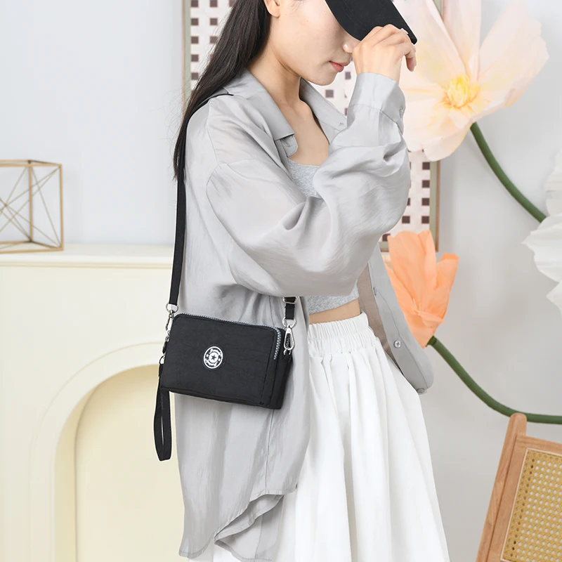 Stylish portable three-layer zipper waterproof nylon women crossbody mobile wallet high-quality wear-resistant zero wallet multi