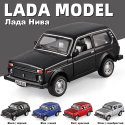 Scala 1:32 Lada Niva VAZ-2121 ORV Russo anni '70 Fuoristrada In Lega Pressofuso Suono Luce Modello Collezione Giocattolo Per Bambini Regalo