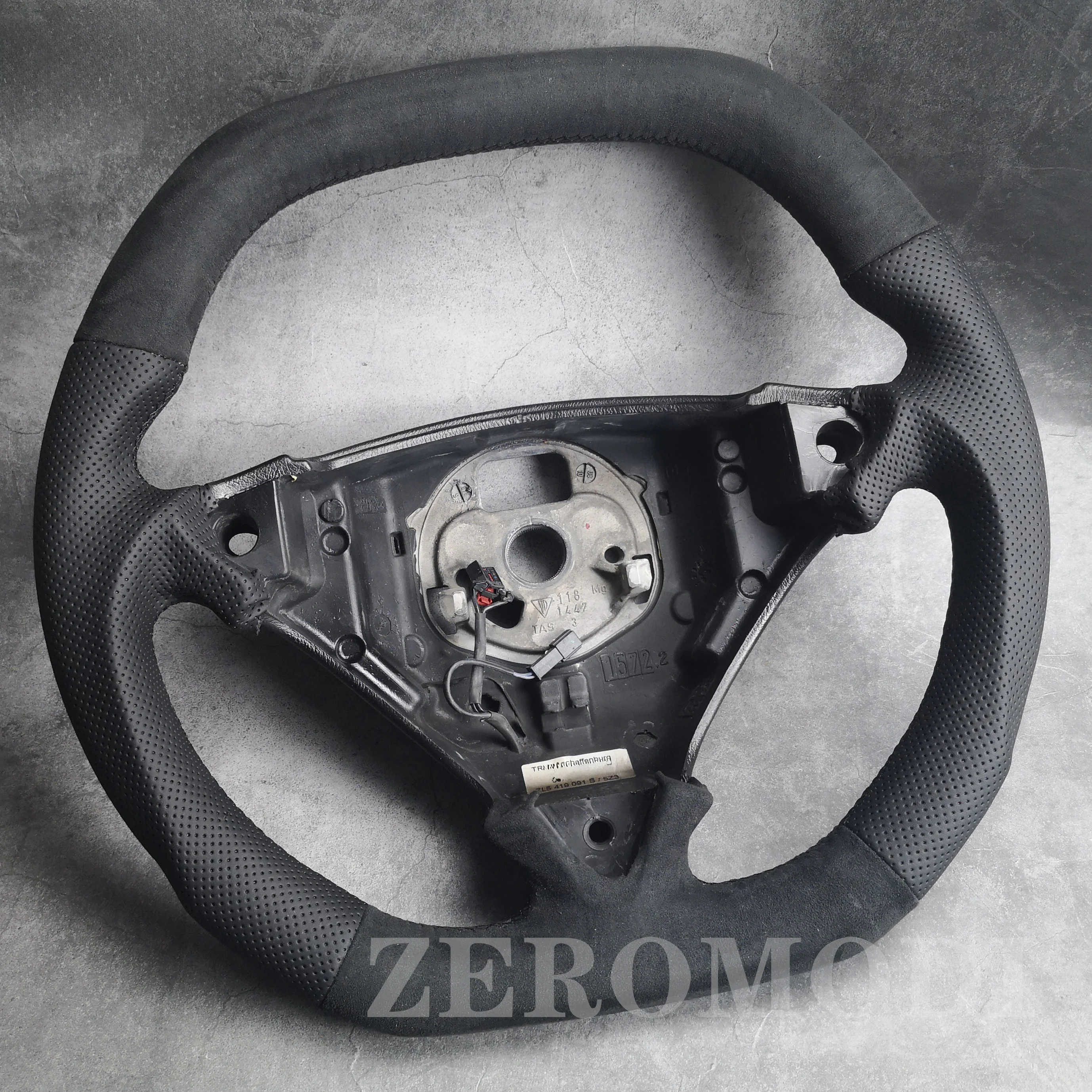 For PORSCHE Cayenne 957 955 958 S GTS Turbo 7L5 Flat Bottom Steering Wheel Included