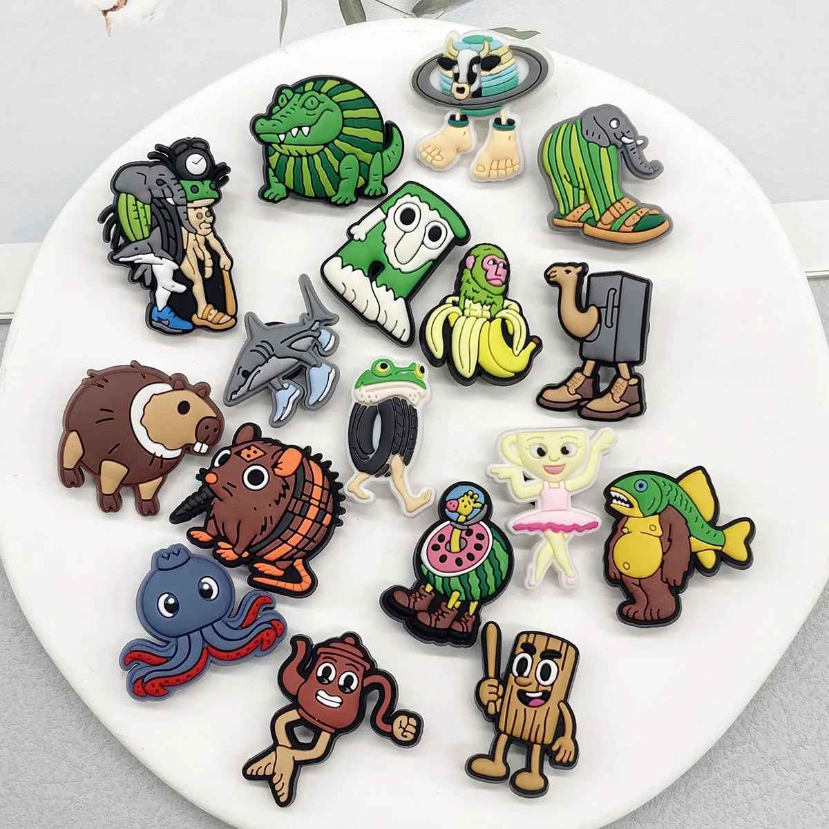 17PCS Funny Animal Pattern PVC Shoe Charms Halloween DIY Decorations Removable Shoe Buckles Accessories Unique Clogs Shoe Clips