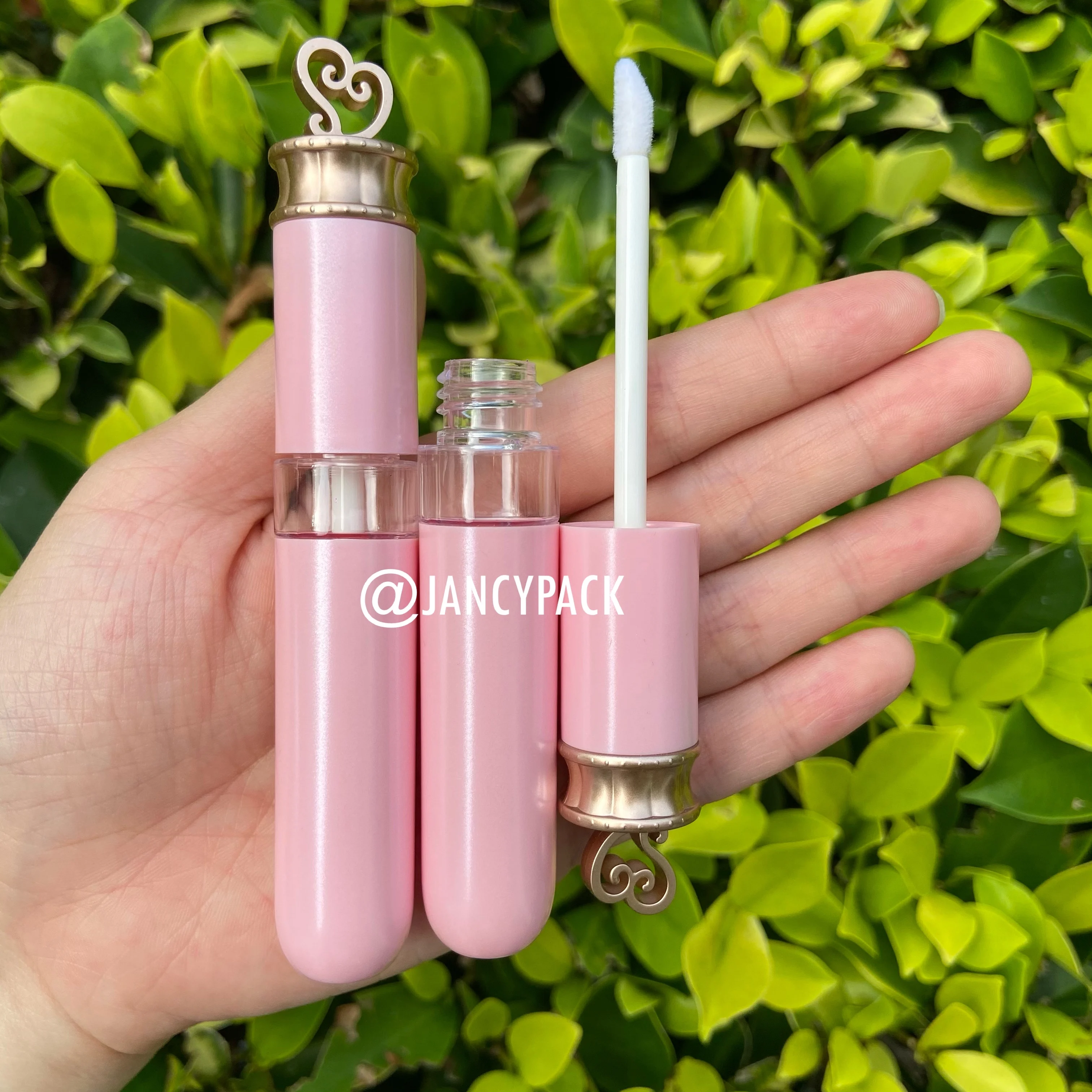 

5ml cute pink round beauty packaging custom lip gloss containers tube with wand Lipgloss Lip Balm Bottle